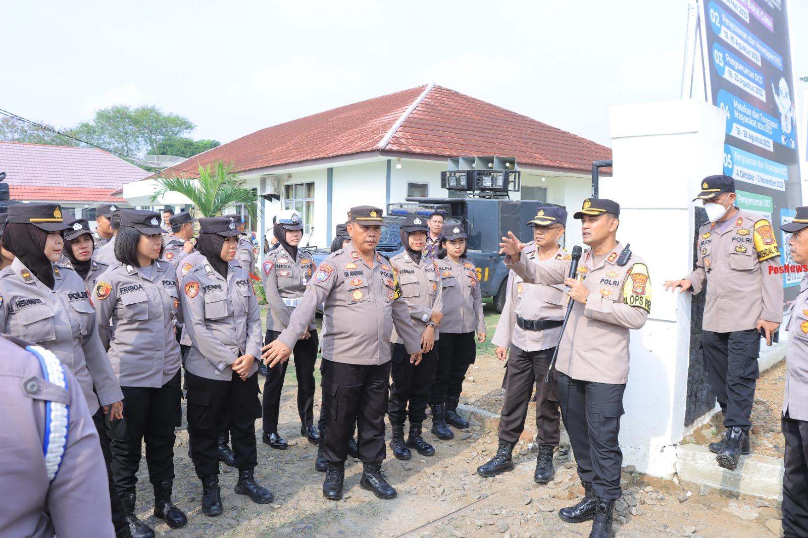 Polres Lampung Utara Gelar Simulasi Pengaman Unras di Kantor KPU dan Bawaslu